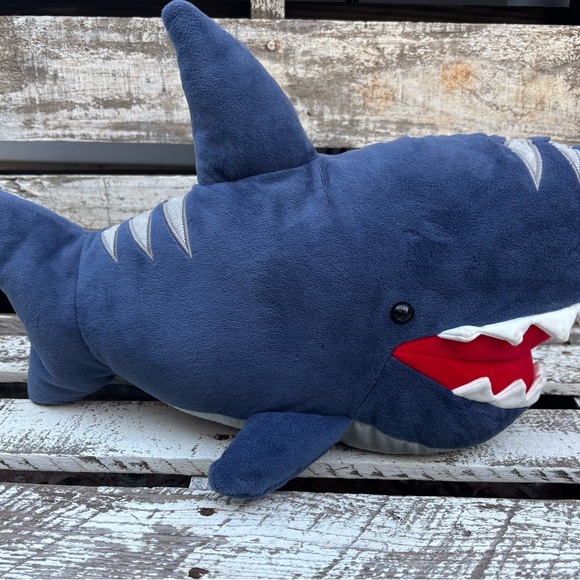 Maxwell the shark by Gund - Picture 11 of 12